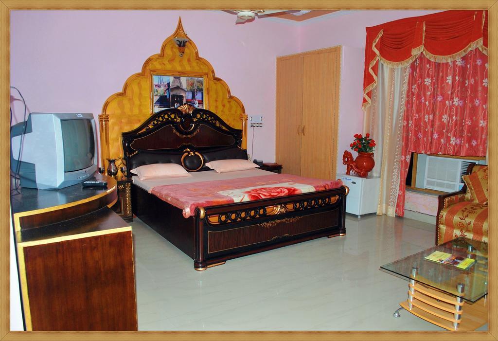 Rishabh Grand Castle Resort Rishikesh Bilik gambar